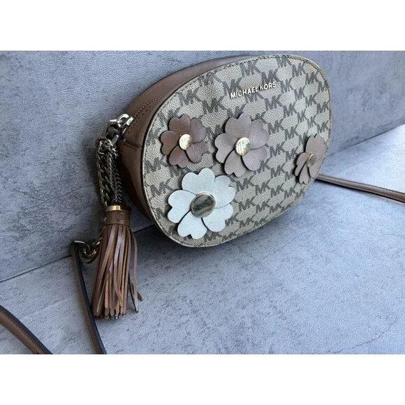 Michael Kors 3D FLORA APPLIQUE GINNY With Tassel MEDIUM MESSENGER Crossbody Bag - Picture 4 of 9